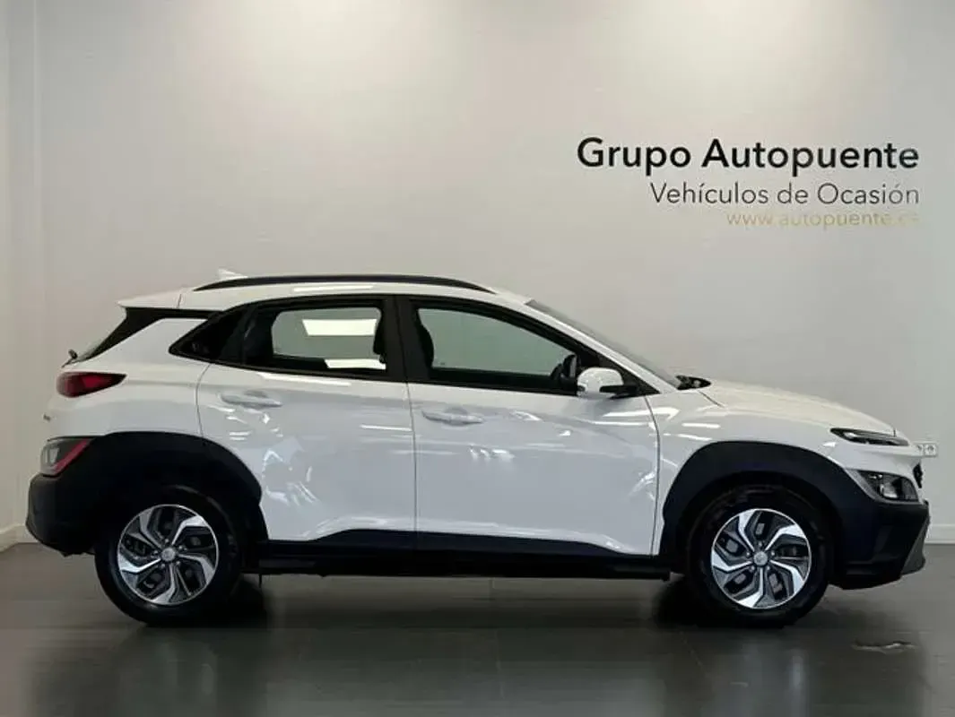 Usado Hyundai Kona 140 CV (102 kW) 2022 Blanco SUV