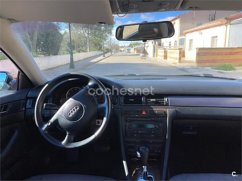 Usado Audi A6 150 CV (110 kW) 2001 Gris / plata Berlina