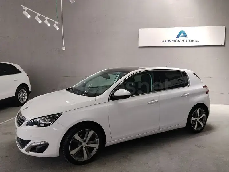 Usado Peugeot 308 Allure 125 CV (91 kW) 2013 Blanco Berlina