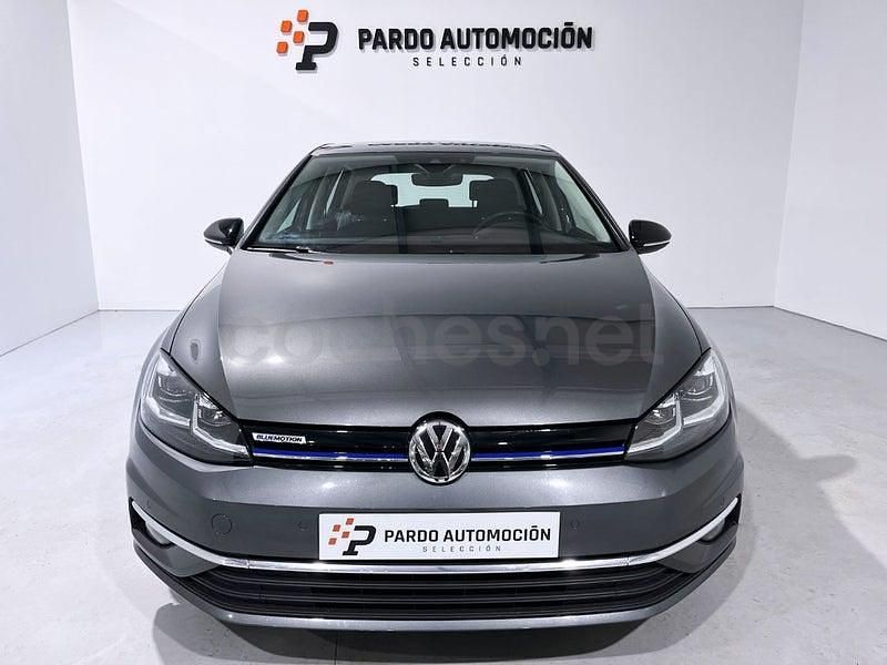 Usado VW Golf VIII Life 130 CV (95 kW) 2020 Gris / plata Berlina