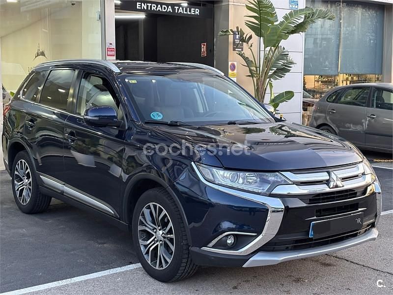 Usado Mitsubishi Outlander Motion 150 CV (110 kW) 2018 Azul SUV
