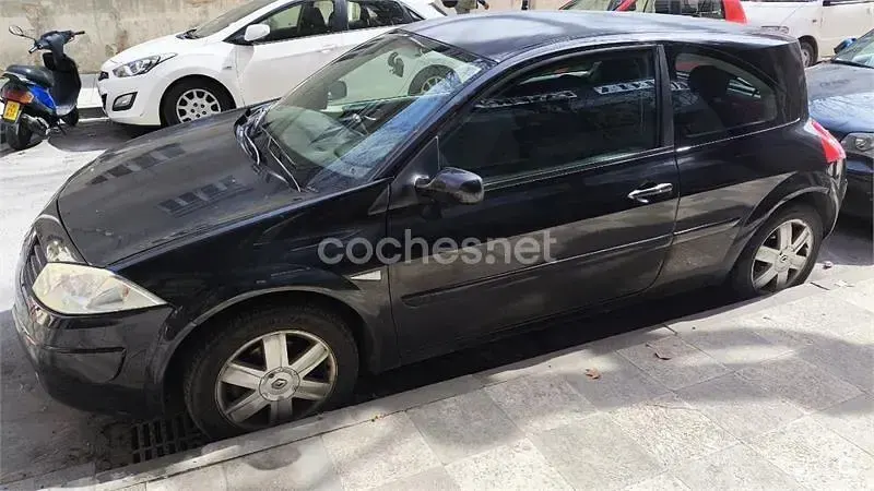 Usado Renault Mégane Expression 115 CV (84 kW) 2005 Negro Berlina