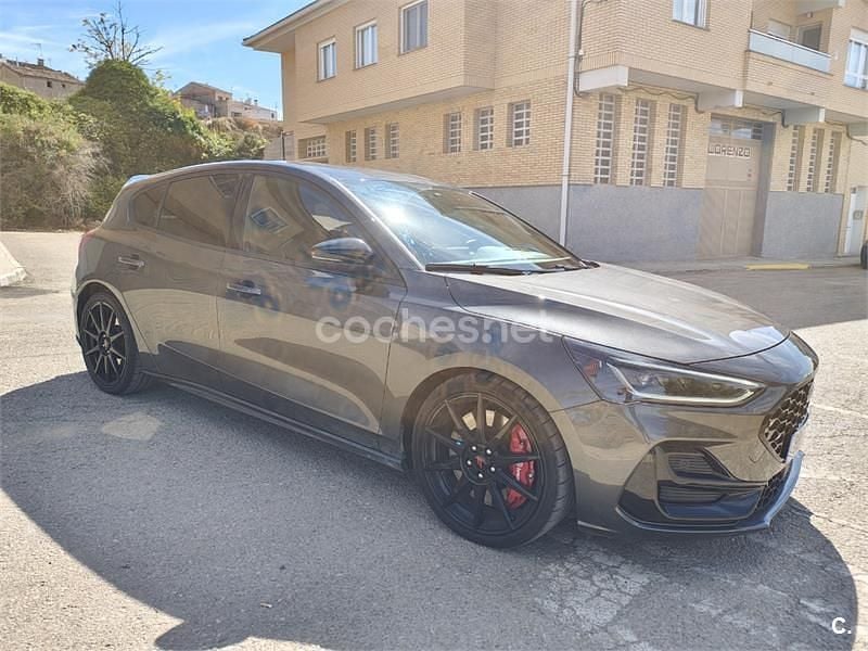 Negro Usado 2024 Ford Focus ST Berlina | 36.000 € (Un poco caro) - Imagen 1/4