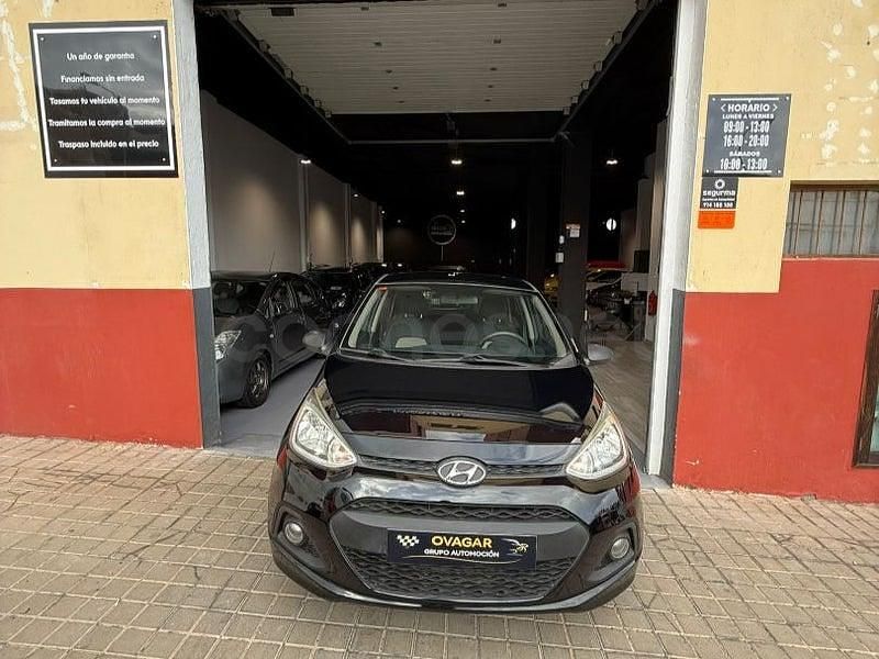 Usado Hyundai i10 66 CV (48 kW) 2014 Negro Utilitario