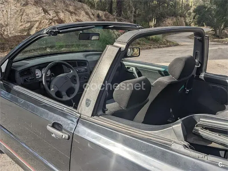 Usado VW Golf Cabriolet 75 CV (55 kW) 1996 Negro Descapotable