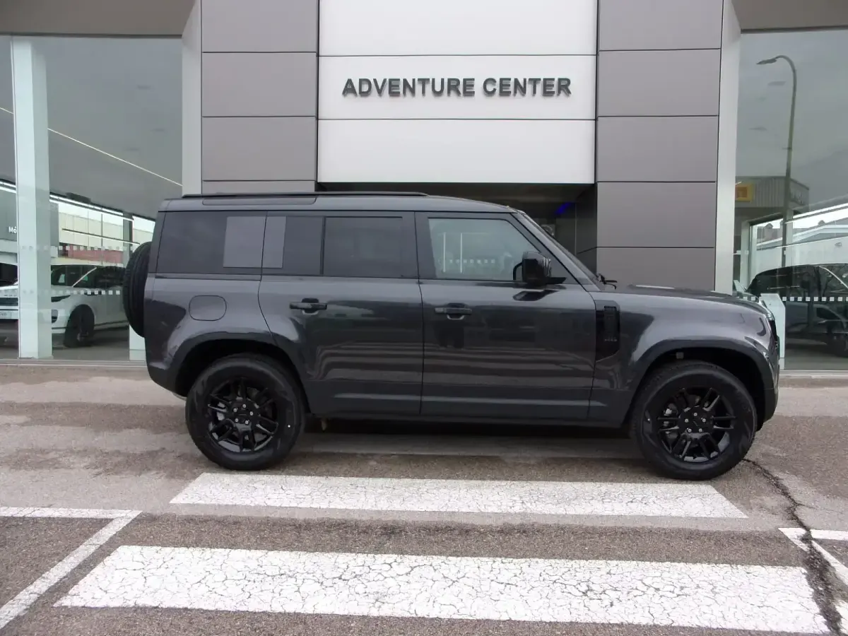 Nuevo Land Rover Defender S 250 CV (183 kW) 2026 Gris SUV