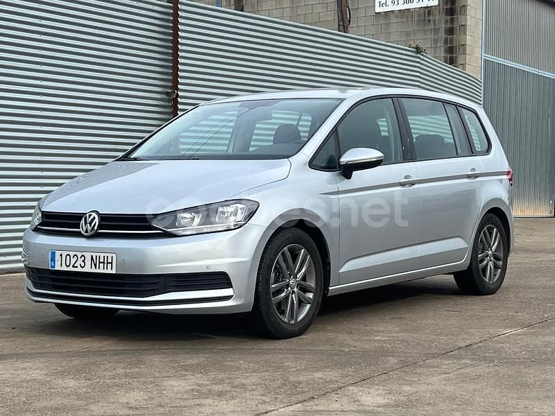 Gris / plata Usado 2016 VW Touran Edition Monovolumen | 14.800 € (Un poco caro) - Imagen 1/4