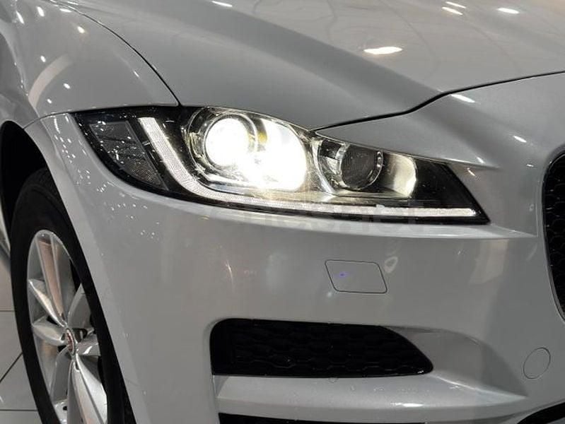Usado Jaguar F-Pace Prestige 180 CV (132 kW) 2017 Blanco SUV