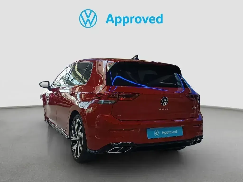 Usado VW Golf VII R-line 150 CV (110 kW) 2021 Rojo Utilitario