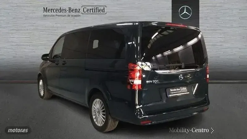 Usado Mercedes EQV300 150 kW (204 CV) 2021 Gris Monovolumen