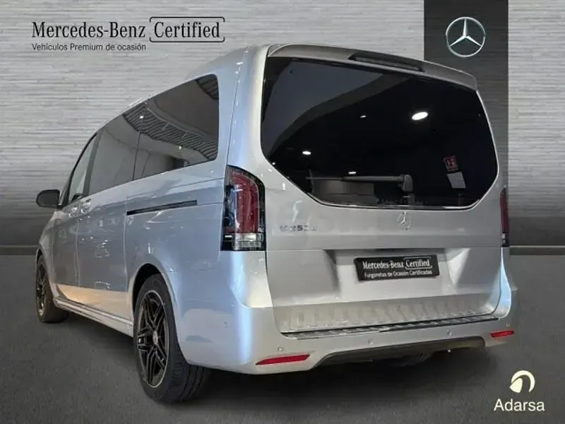 Käytetty Mercedes V250 Style 190 HP (139 kW) 2025 Musta Tila-auto