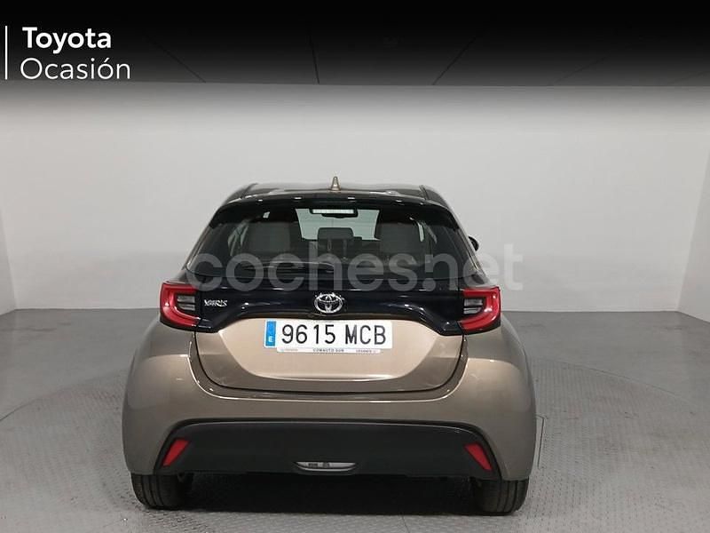 Usado Toyota Yaris 125 CV (91 kW) 2022 Verde Berlina