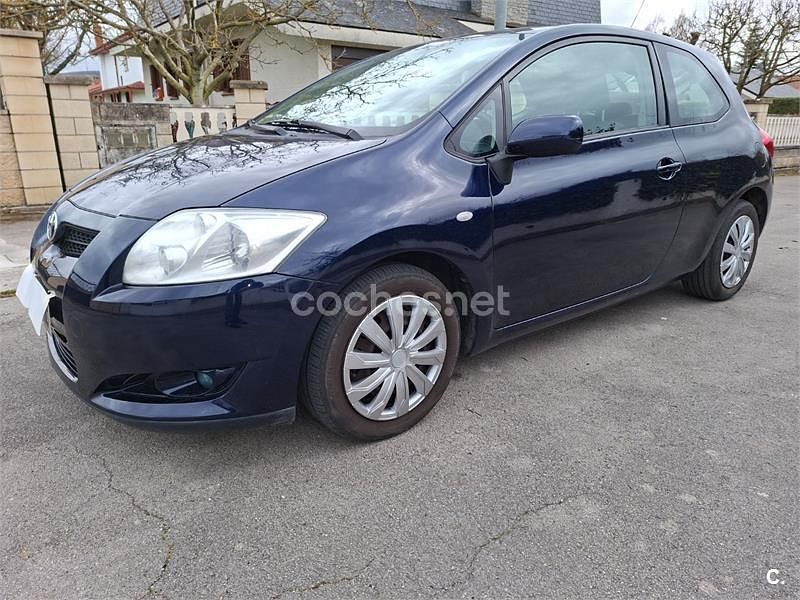 Usado Toyota Auris 90 CV (66 kW) 2007 Azul Utilitario