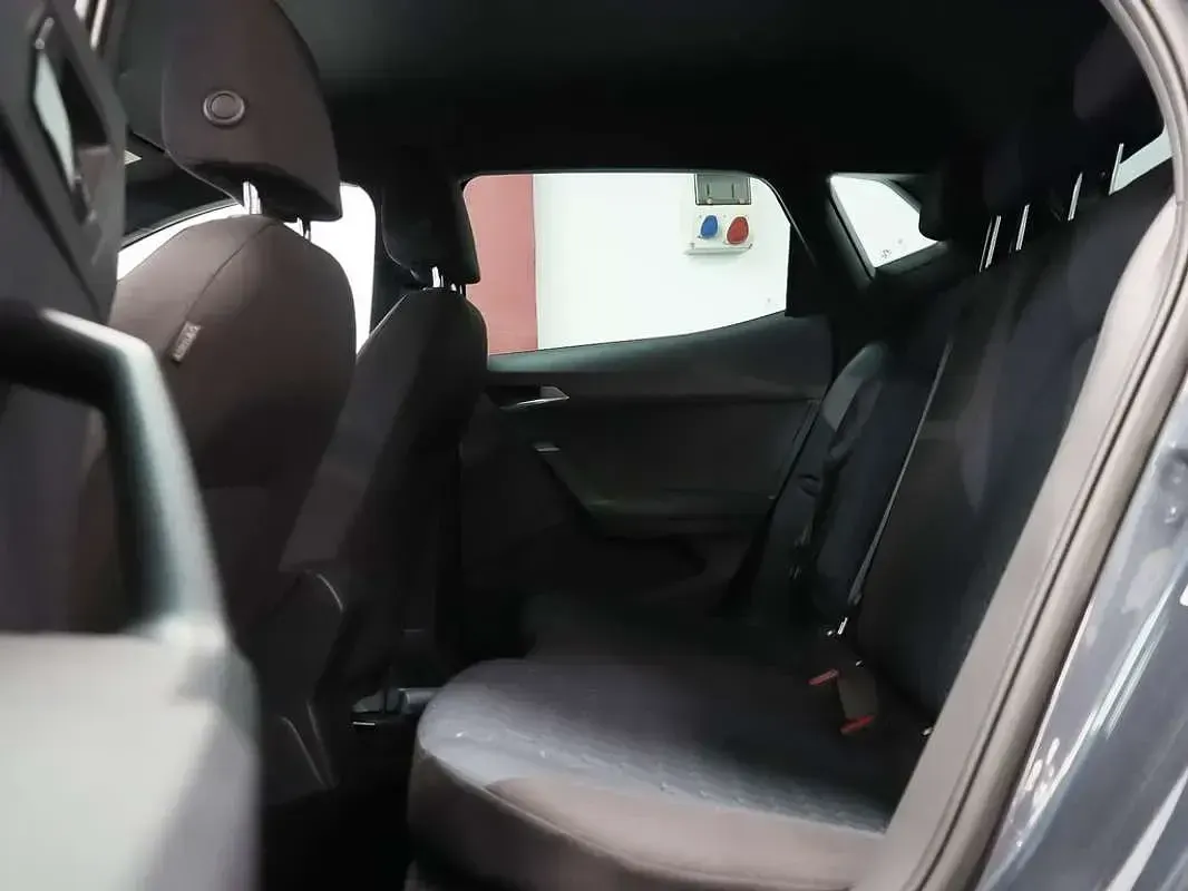 Usado Seat Ibiza Style 80 CV (58 kW) 2025 Gris Utilitario