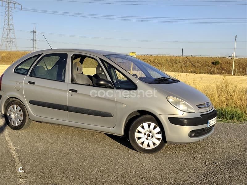 Gris / plata Usado 2004 Citroën Xsara Picasso Monovolumen | 1500 € (Precio justo) - Imagen 1/4