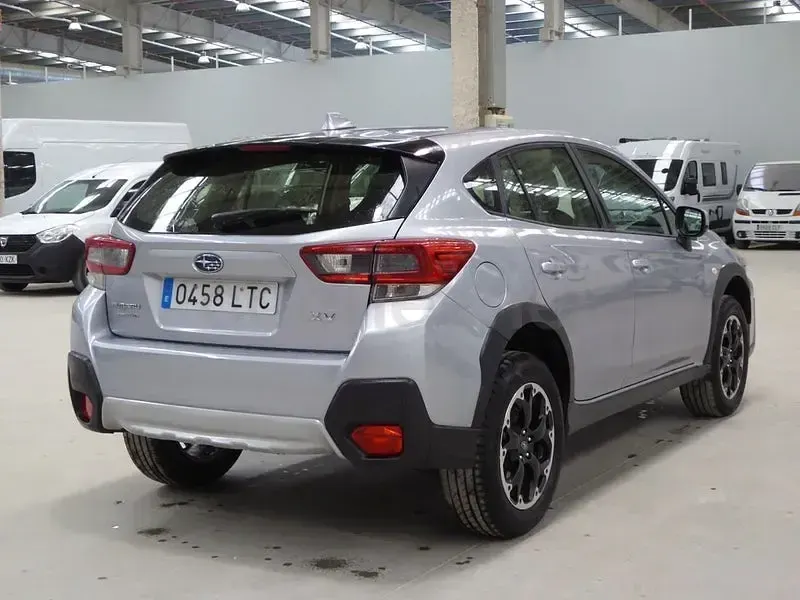 Usado Subaru XV Sport 114 CV (83 kW) 2022 Gris / plata SUV