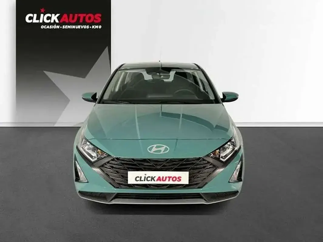 Usado Hyundai i20 80 CV (58 kW) 2024 Verde Utilitario