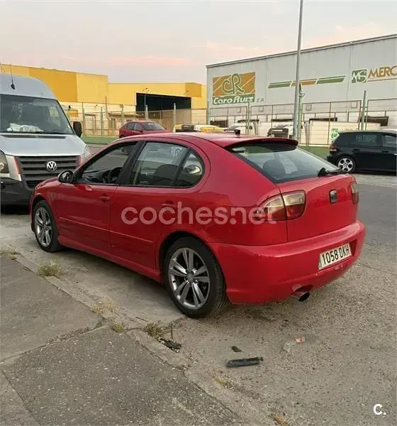 Usado Seat Leon FR 150 CV (110 kW) 2005 Rojo Utilitario