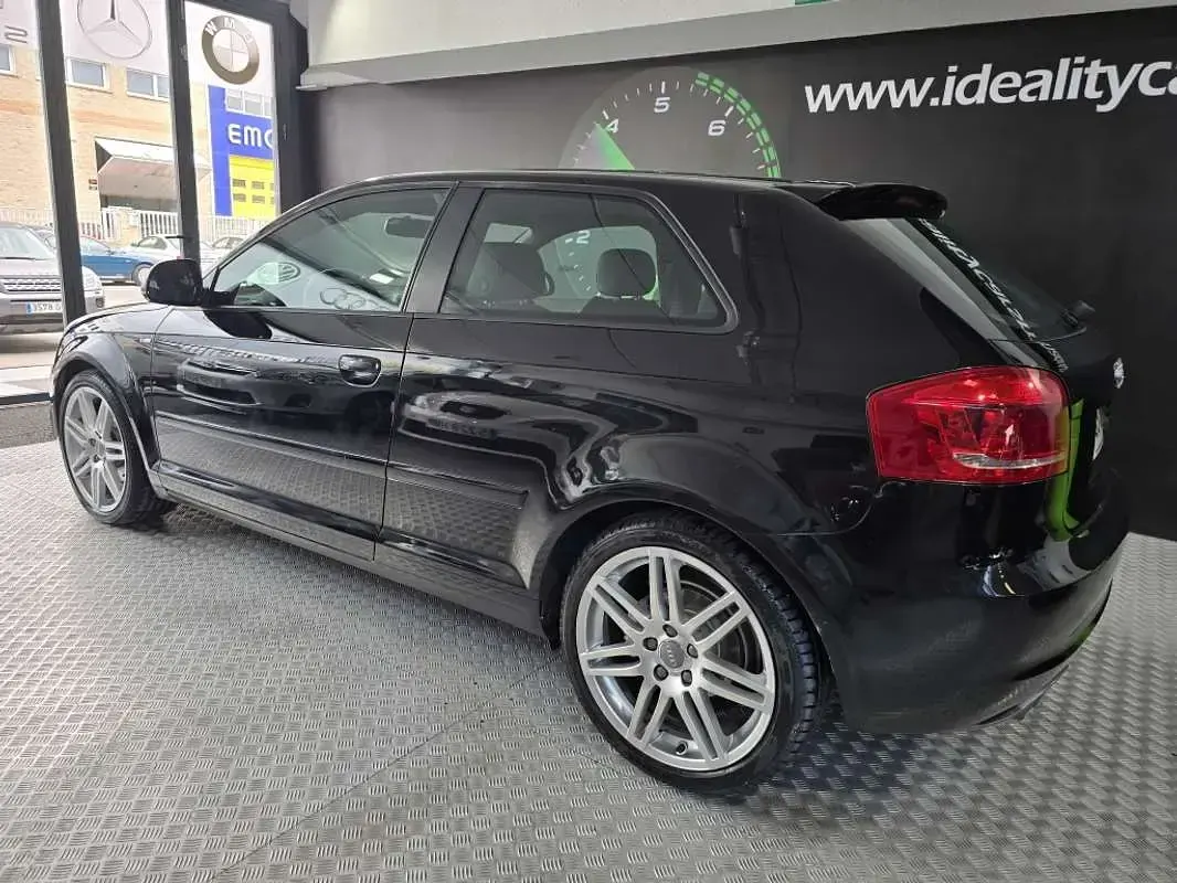 Usado Audi A3 Ambition 140 CV (102 kW) 2009 Negro Utilitario
