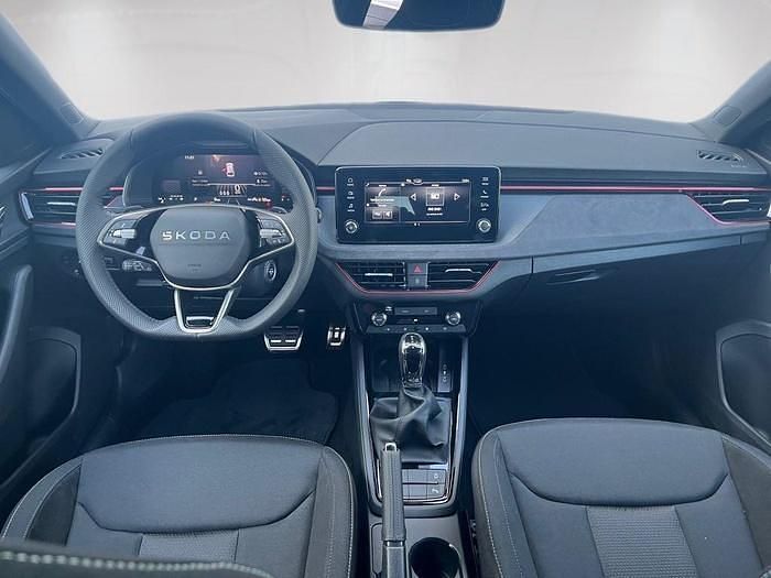 Nuevo Skoda Scala 115 CV (84 kW) 2026 Gris Utilitario