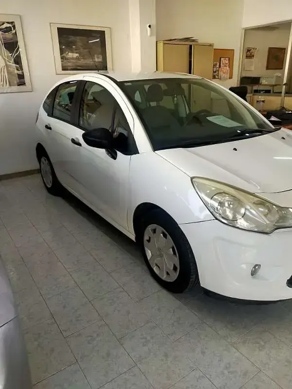 Usado Citroën C3 Attraction 68 CV (50 kW) 2011 Blanco Utilitario