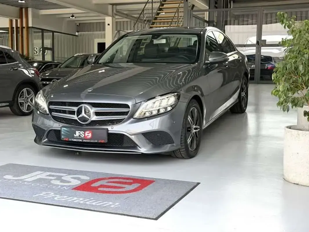 Usado Mercedes C200 160 CV (117 kW) 2019 Gris Berlina