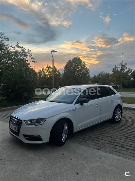 Usado Audi A3 Attraction 105 CV (77 kW) 2014 Blanco Berlina