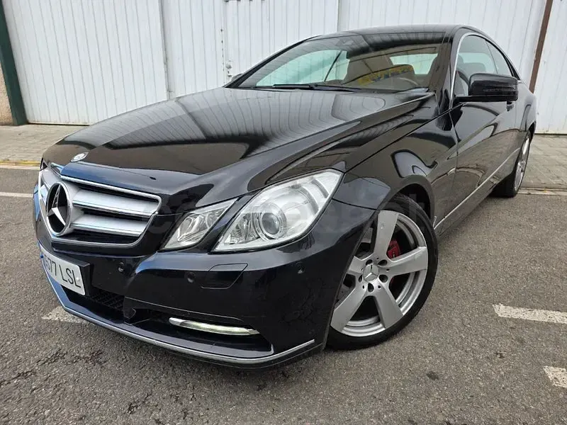 Usado Mercedes E250 204 CV (150 kW) 2012 Negro Coupe