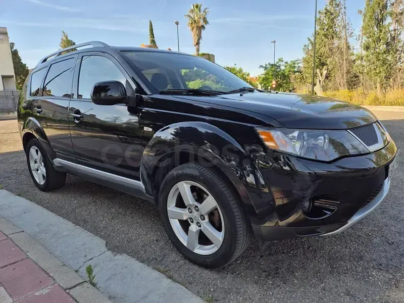 Usado Mitsubishi Outlander Intense 140 CV (102 kW) 2007 Negro SUV