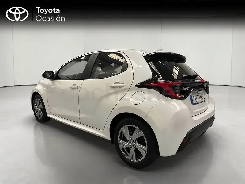 Usado Toyota Yaris Hybrid Business Edition 116 CV (85 kW) 2025 Blanco Berlina