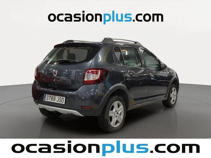 Usado Dacia Sandero Stepway 90 CV (66 kW) 2016 Gris Utilitario