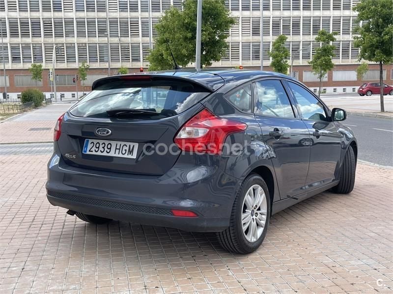 Usado Ford Focus Trend 115 CV (84 kW) 2011 Azul Berlina