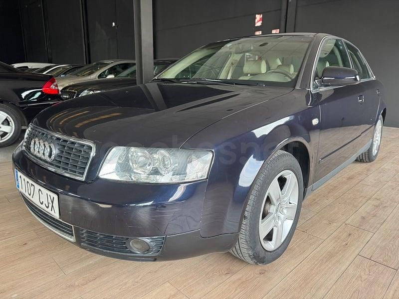 Usado Audi A4 Sport 170 CV (125 kW) 2004 Azul Berlina