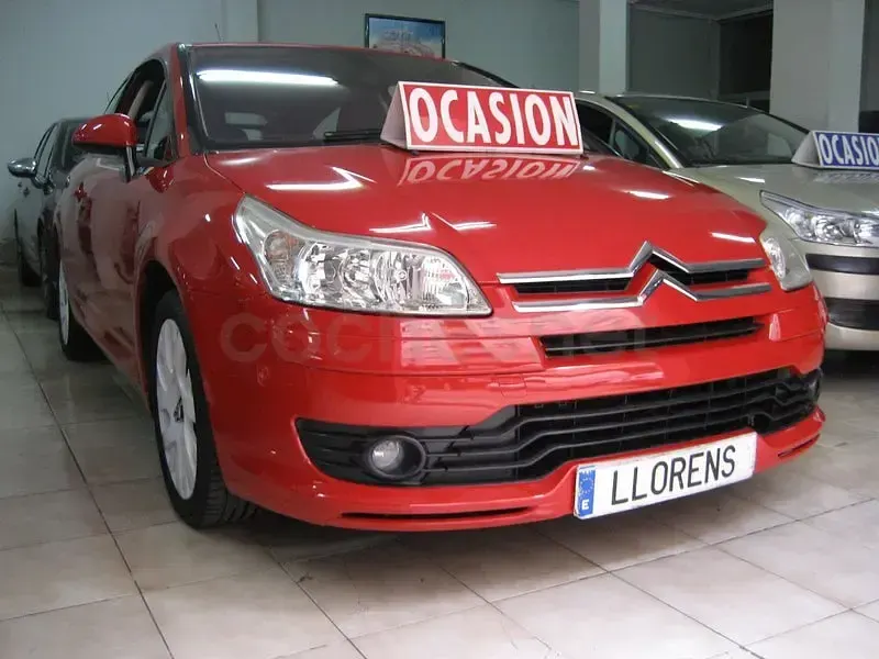 Usado Citroën C4 110 CV (80 kW) 2008 Rojo Berlina