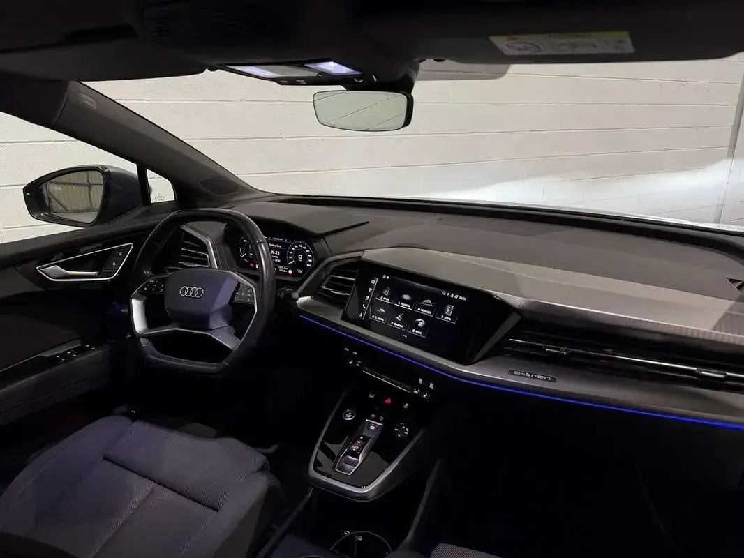 Usado Audi Q4 e-tron Premium 150 kW (204 CV) 2022 Gris SUV