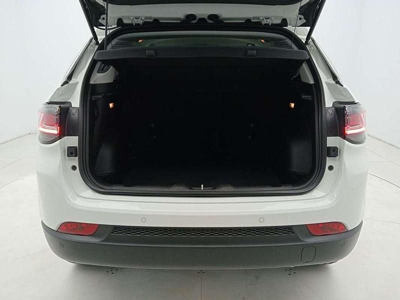 Usado Jeep Compass Altitude 131 CV (96 kW) 2025 Blanco SUV