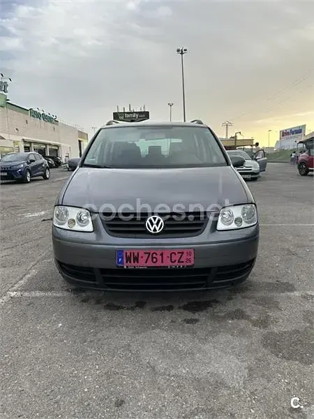 Usado VW Touran Conceptline 105 CV (77 kW) 2006 Gris / plata Monovolumen