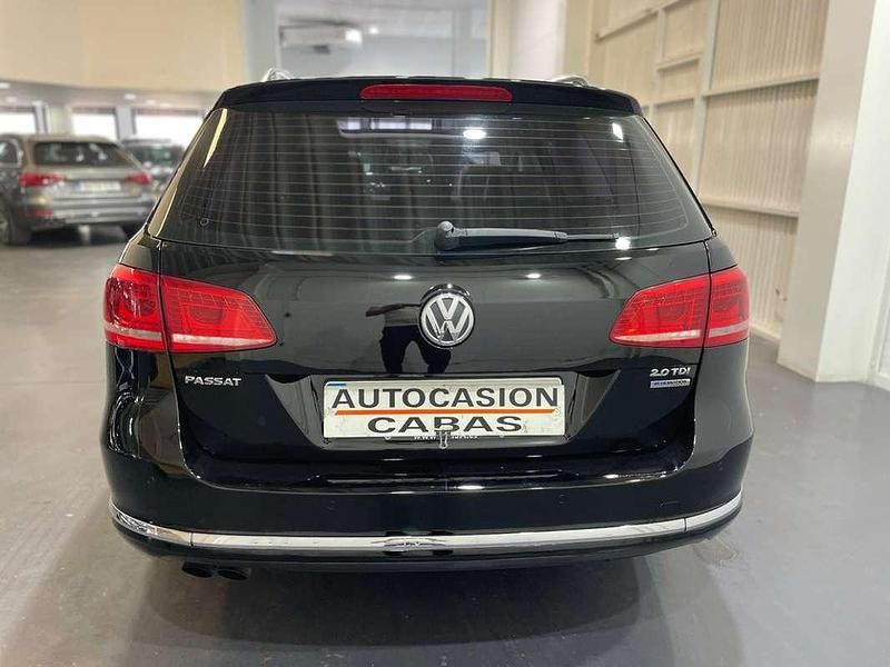 Usado VW Passat Highline 140 CV (102 kW) 2012 Negro Familiar
