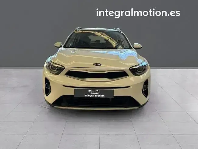 Usado Kia Stonic 100 CV (73 kW) 2022 Blanco SUV
