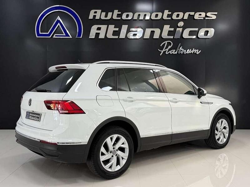 Usado VW Tiguan Life 150 HP (110 kW) 2022 Branco SUV