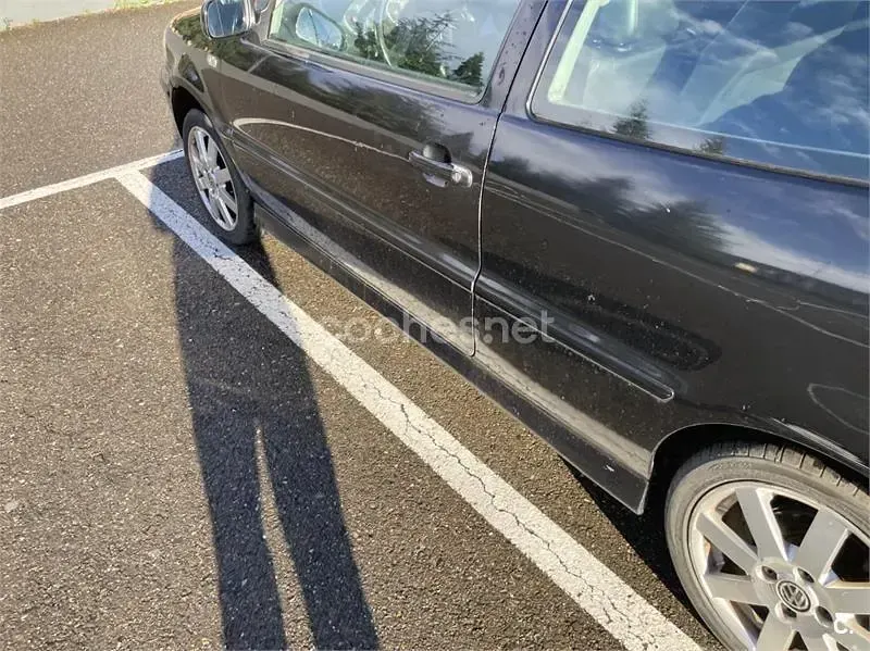 Usado VW Polo Trendline 75 CV (55 kW) 2001 Negro Berlina