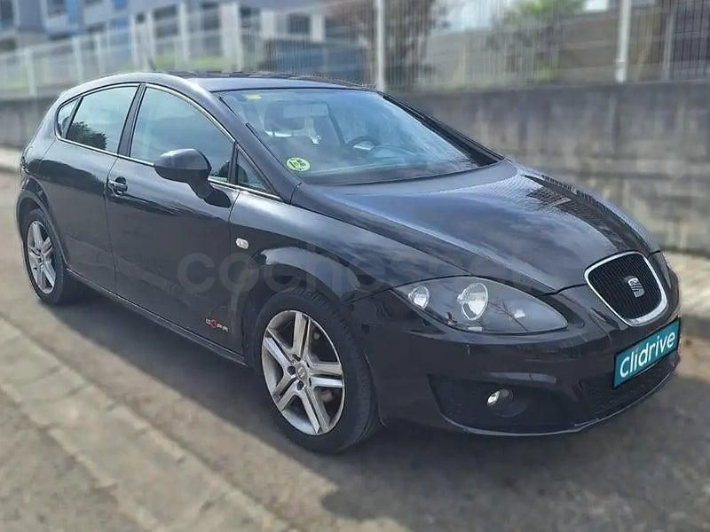 Käytetty Seat Leon Style 105 HP (77 kW) 2013 Keltainen Sedan