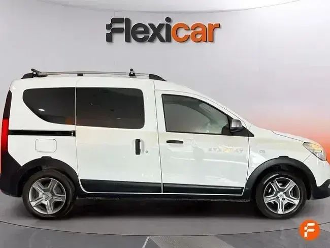 Usado Dacia Dokker Comfort 95 CV (69 kW) 2020 Blanco Monovolumen
