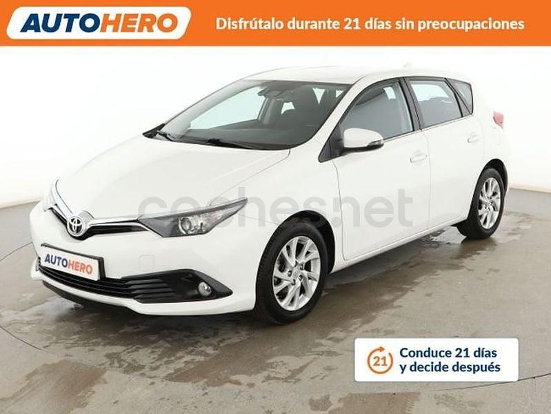 Usado Toyota Auris Active 116 CV (85 kW) 2017 Blanco Berlina