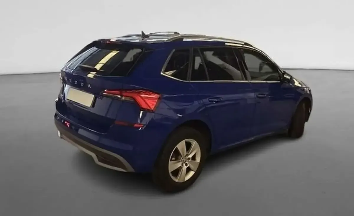 Usado Skoda Kamiq Ambition 110 CV (80 kW) 2023 Azul SUV