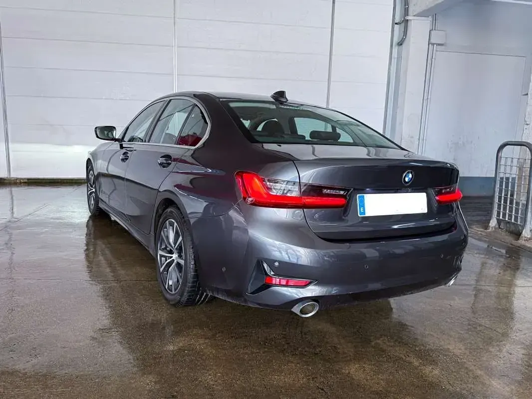 Usado BMW 320 Comfort Edition 190 CV (139 kW) 2021 Gris Berlina