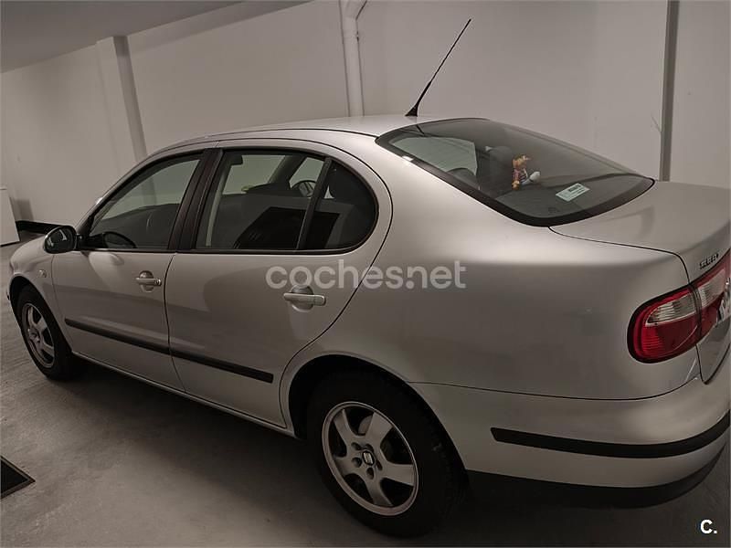 Usado Seat Toledo Stella 105 CV (77 kW) 2004 Blanco Berlina