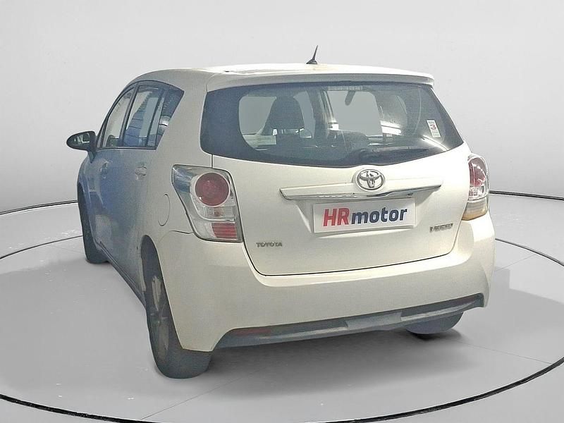 Usado Toyota Verso Advance 132 CV (97 kW) 2015 Blanco Monovolumen