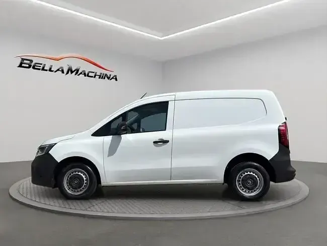 Usado Renault Kangoo 95 CV (69 kW) 2022 Blanco Monovolumen