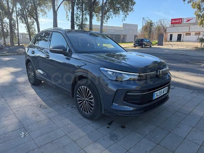 Usado VW Tiguan Life 150 CV (110 kW) 2024 Gris / plata SUV